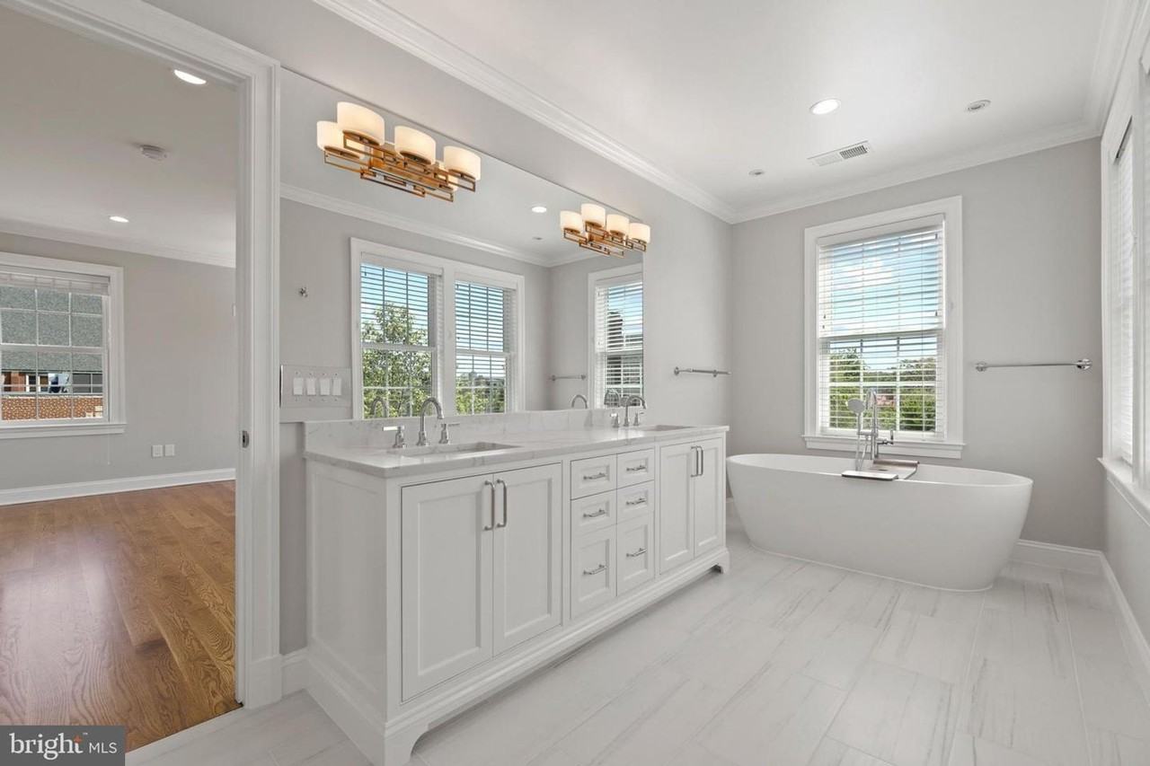 4303 16th St Nw - Photo 3 of 5