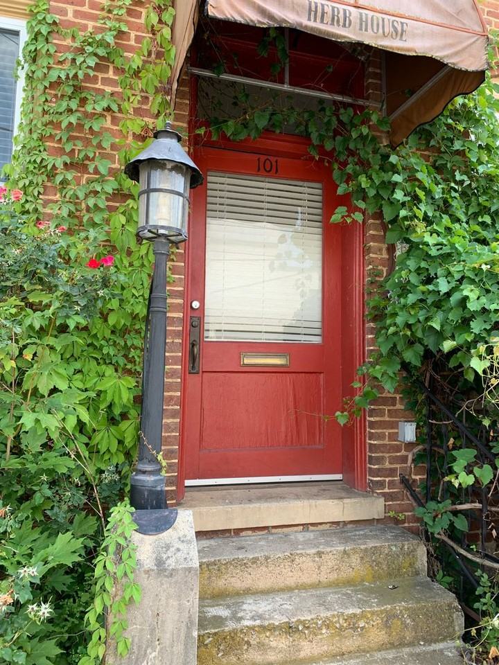 Herb House - Photo 2 of 32