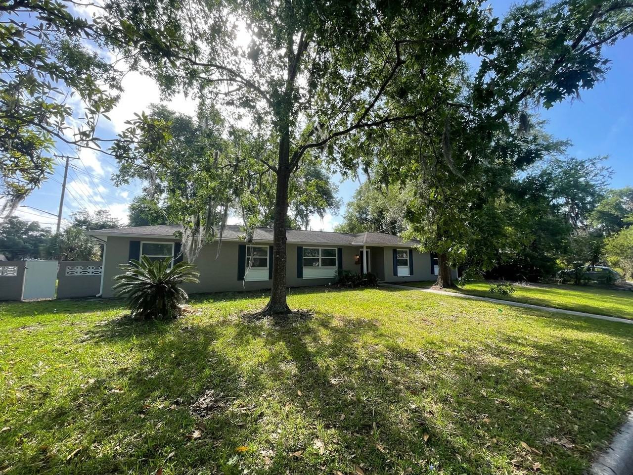 2231 Nw 46th St - Photo 3 of 16