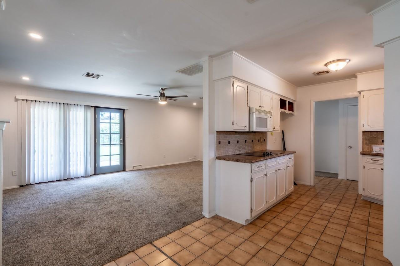 9041 E 33rd St - Photo 5 of 16