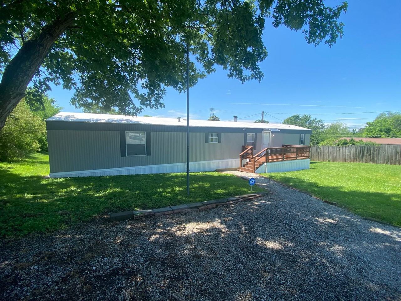 1705 Creason Dr - Photo 2 of 17