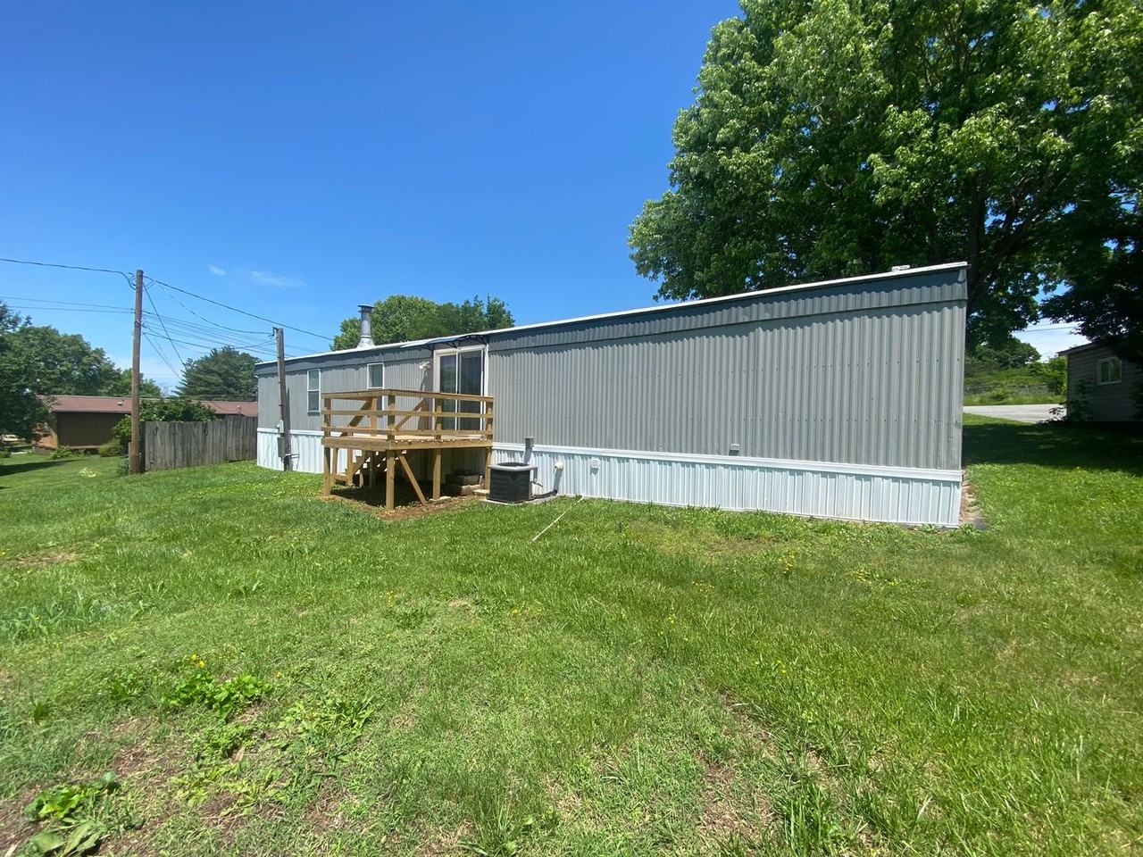 1705 Creason Dr - Photo 3 of 17