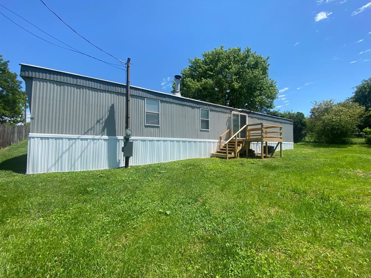 1705 Creason Dr - Photo 4 of 17