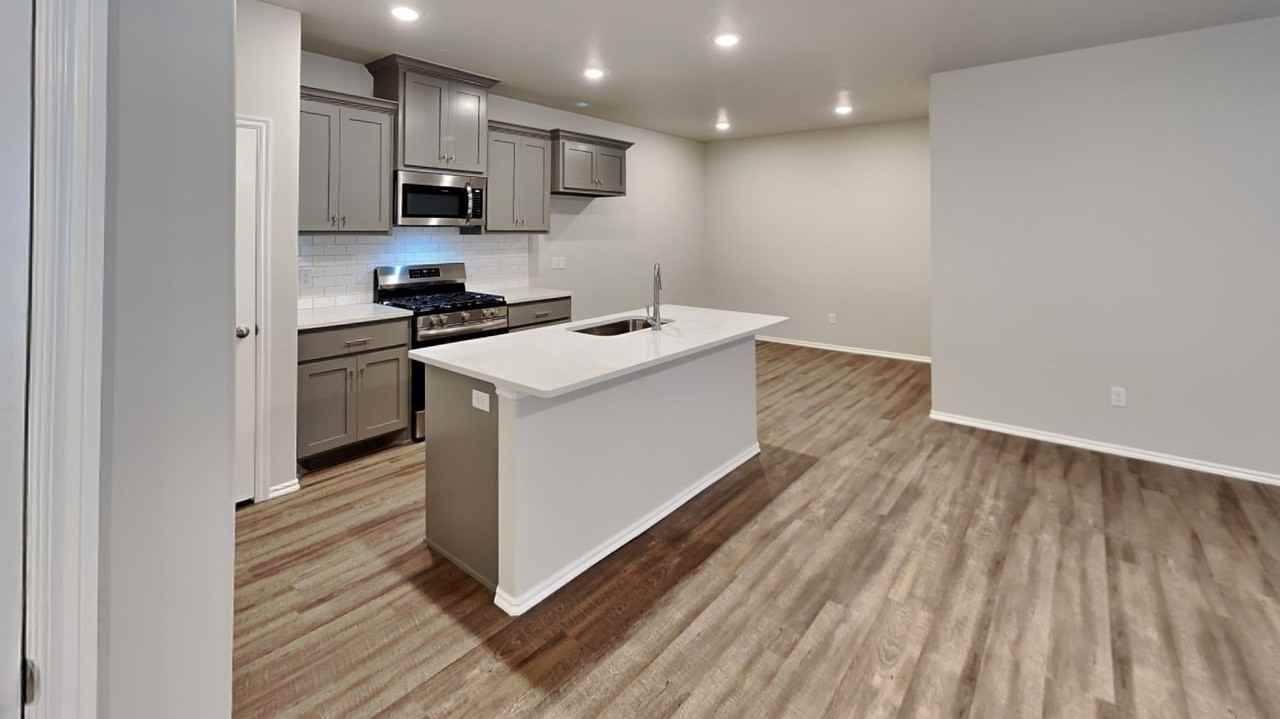 9308 Nw 125th St - Photo 7 of 20