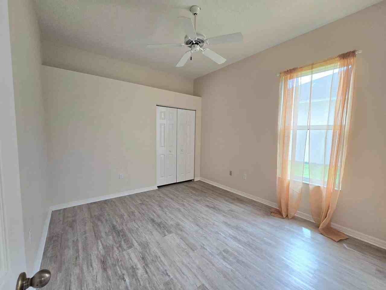 7047 Hazeltine Cir - Photo 6 of 19