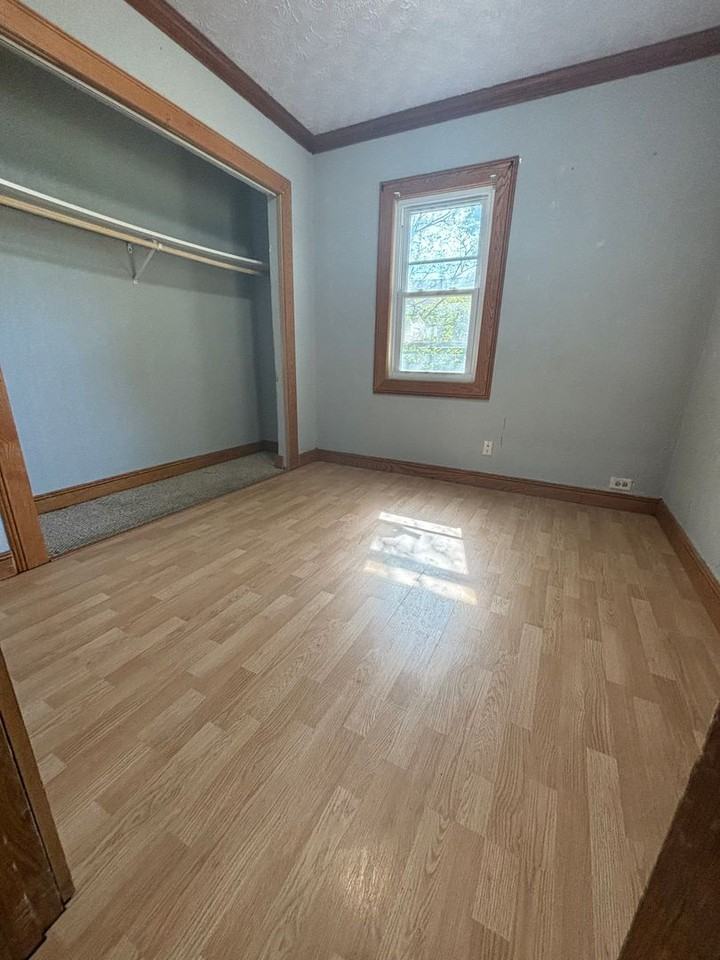 1022 Forest Ave - Photo 4 of 15