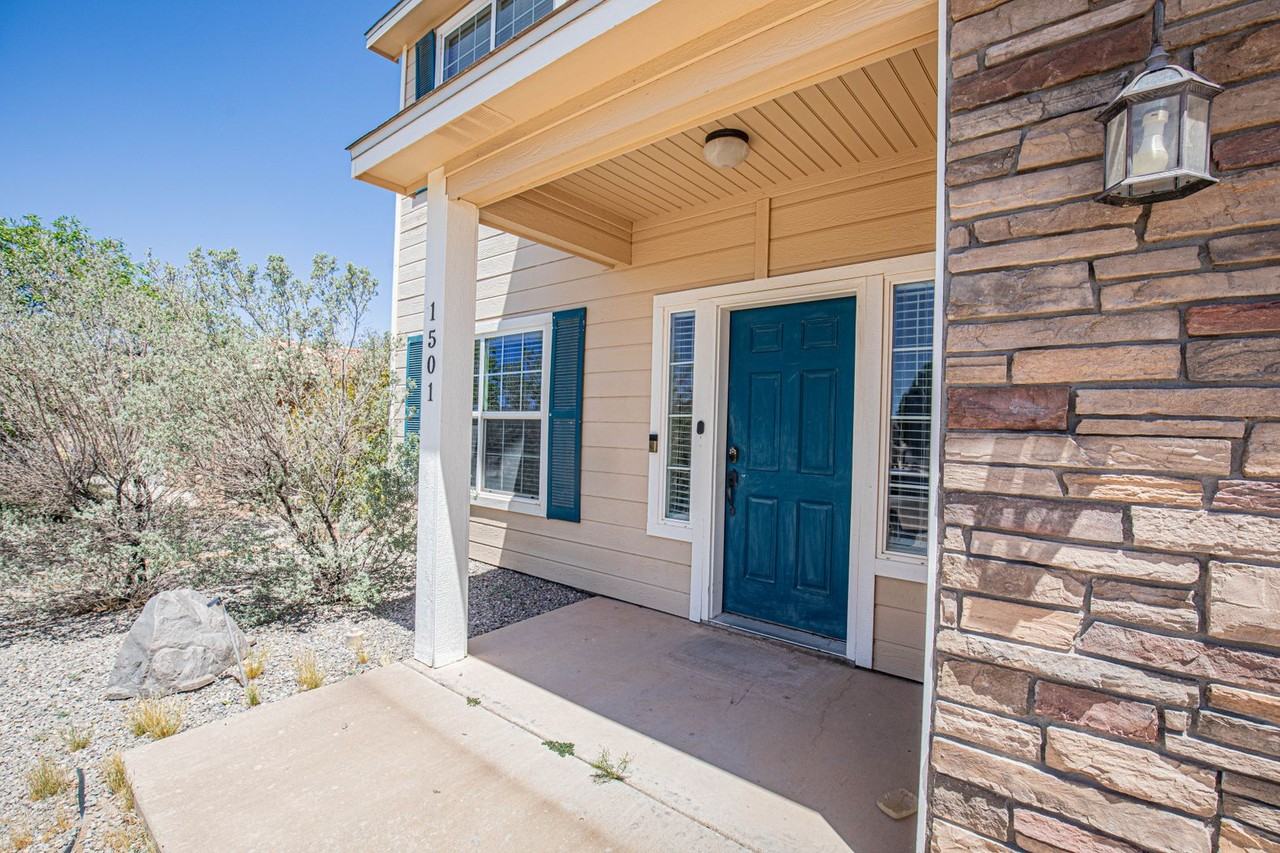 1501 Galway Dr - Photo 4 of 43