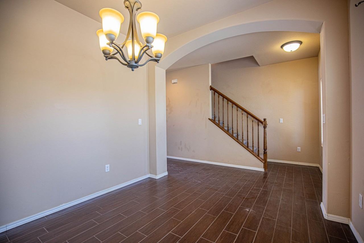 1501 Galway Dr - Photo 7 of 43