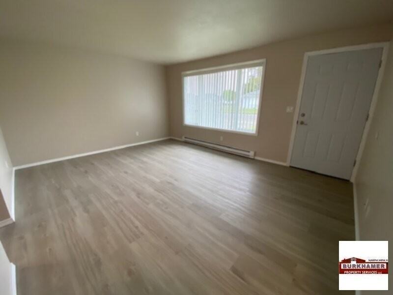 204 I St - Photo 2 of 17