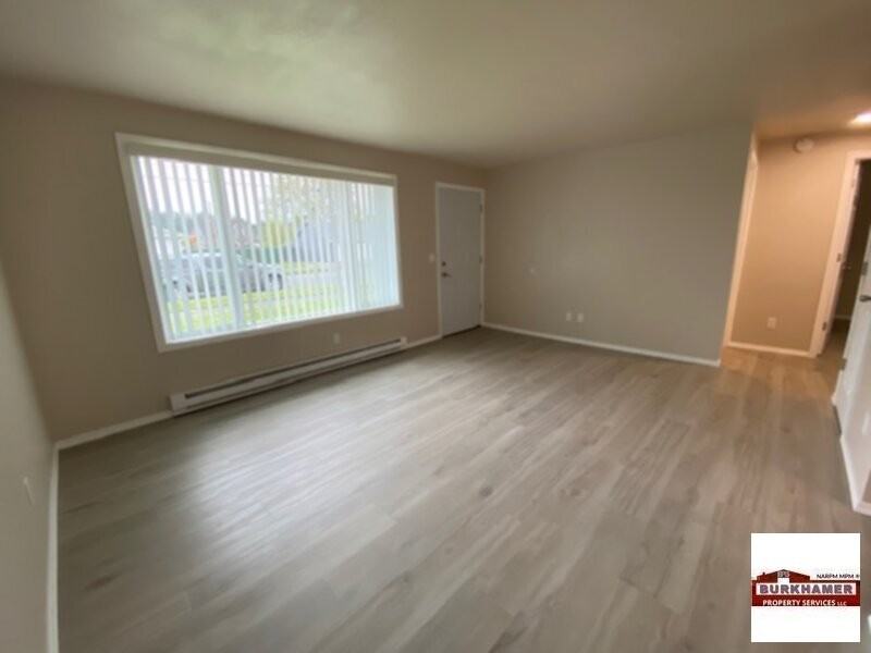 204 I St - Photo 3 of 17