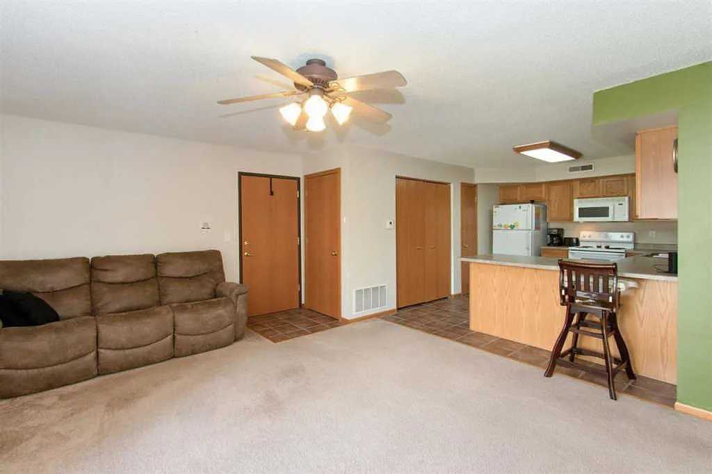 1455 N Jones Blvd #1 - Photo 3 of 18