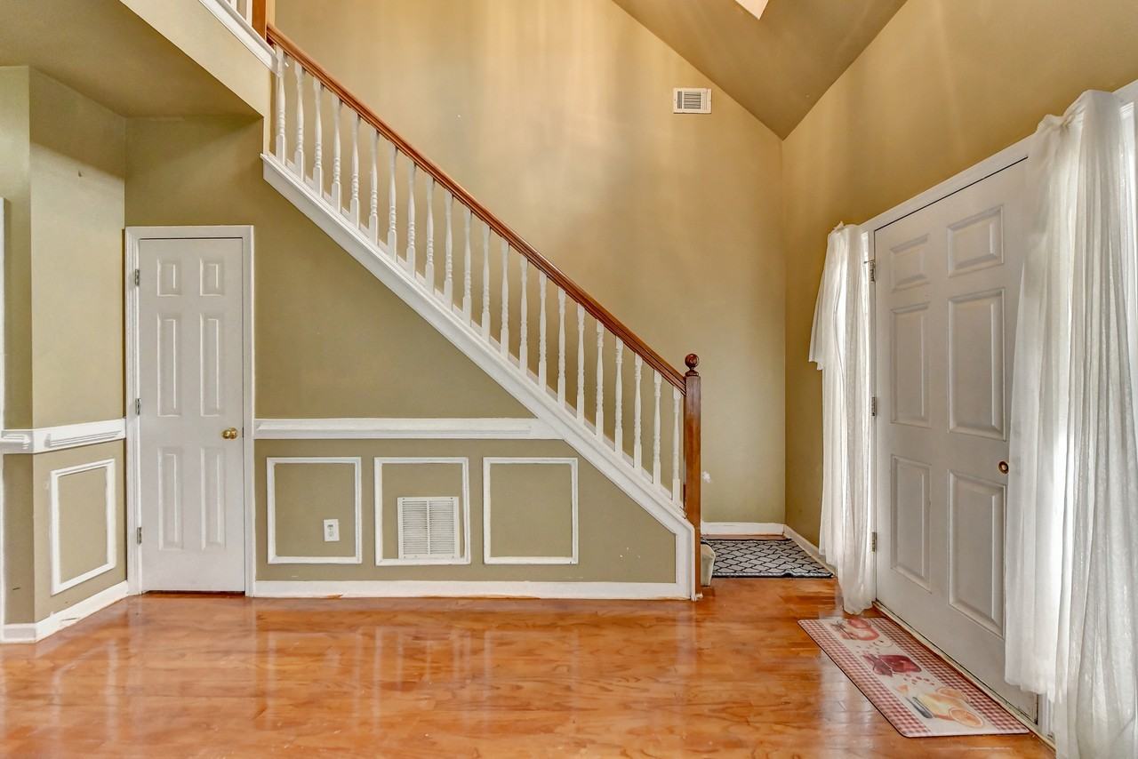 4492 Beacon Hill Dr Sw #NA - Photo 2 of 18