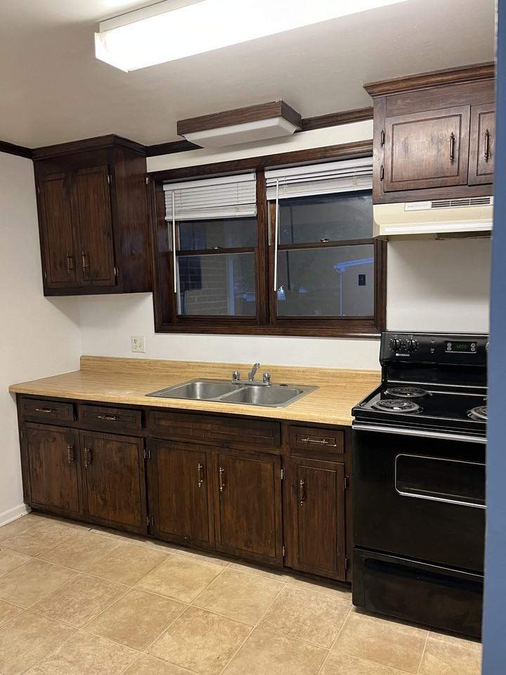 1902 Franklin Ave #B - Photo 5 of 12