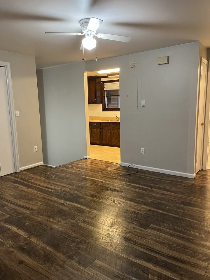 1902 Franklin Ave #B - Photo 4 of 12