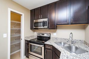 featured image of 201 6th St #8