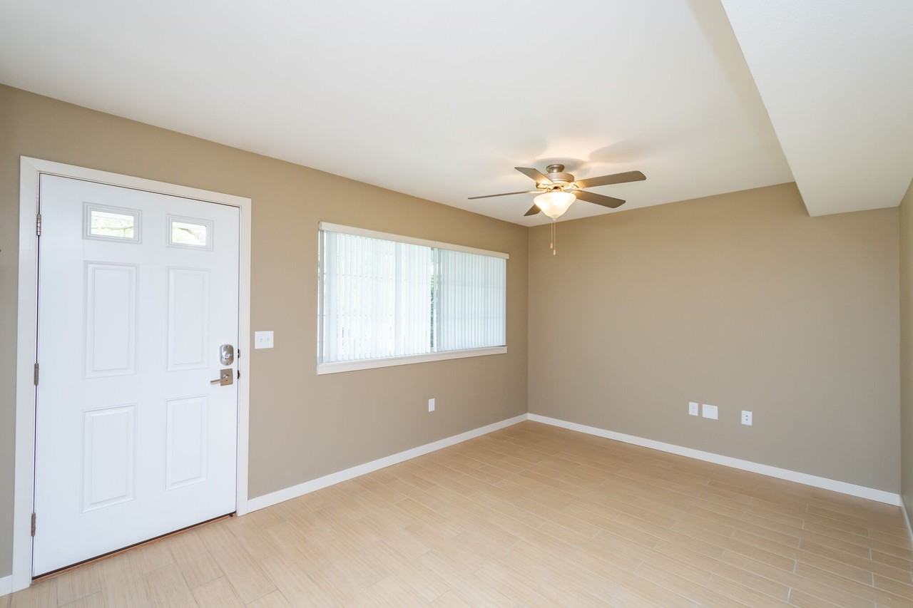 201 6th St #8 - Photo 6 of 18