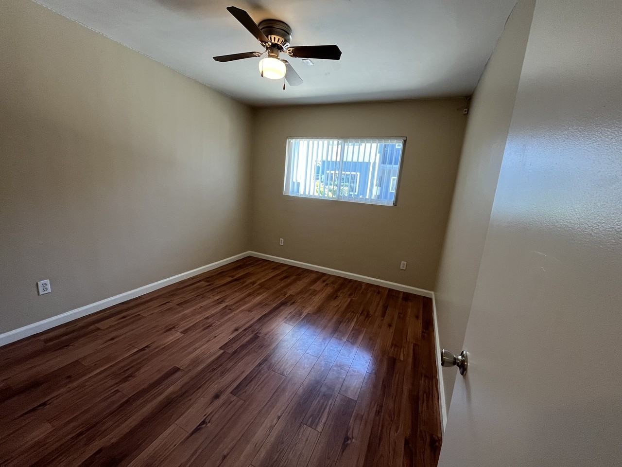 13760 Sherman Way - Photo 7 of 9