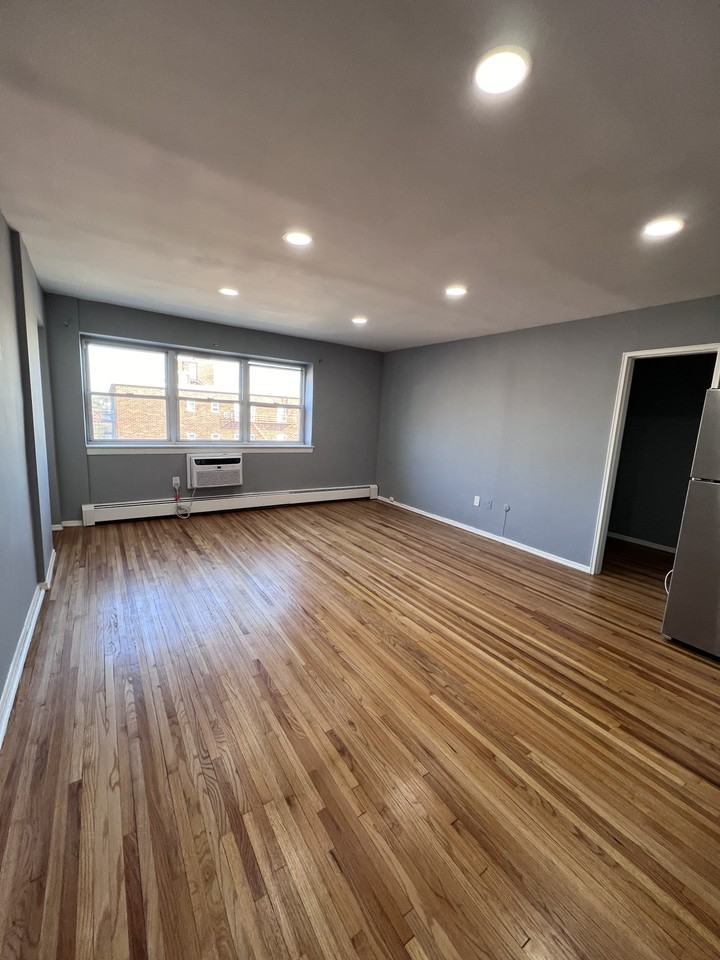 Building 2 - Photo 3 of 4