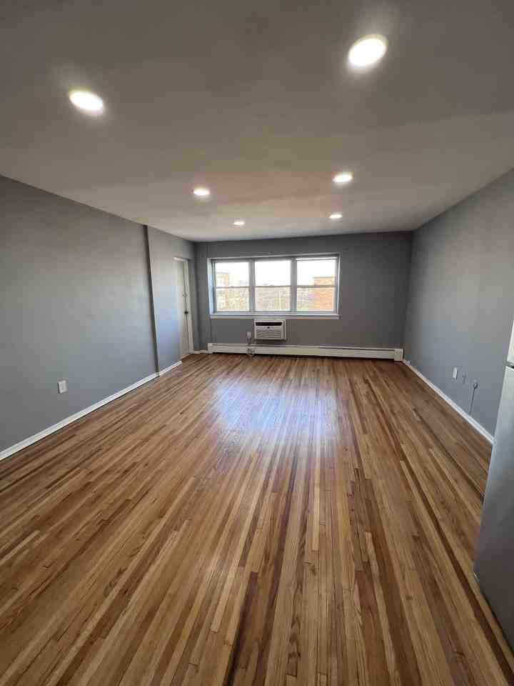 Building 2 - Photo 4 of 4