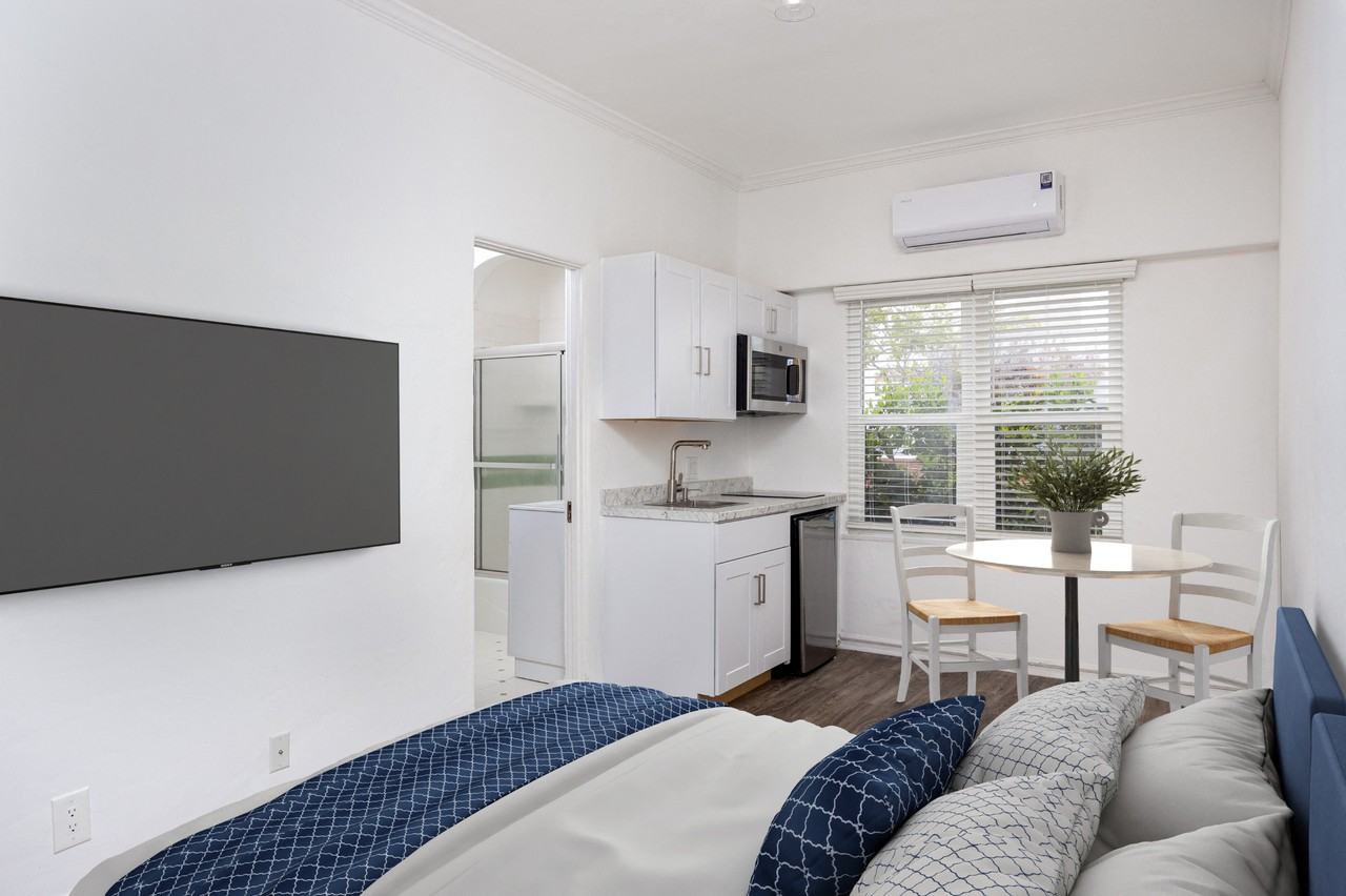 Don Carlos Apartments - Photo 2 of 32