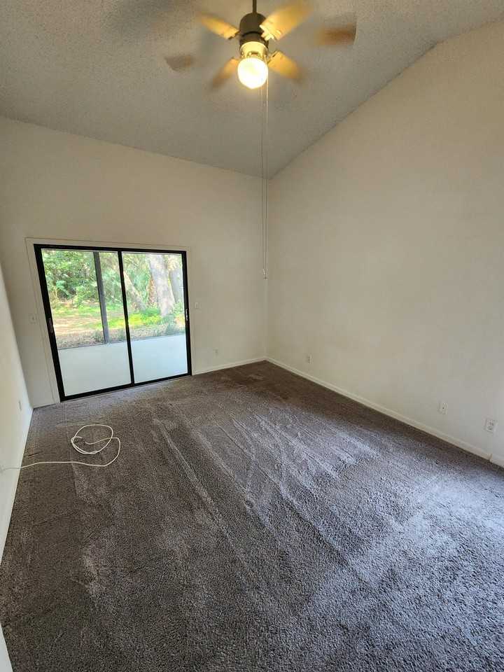 211 Oakwood Blvd #1 - Photo 4 of 10