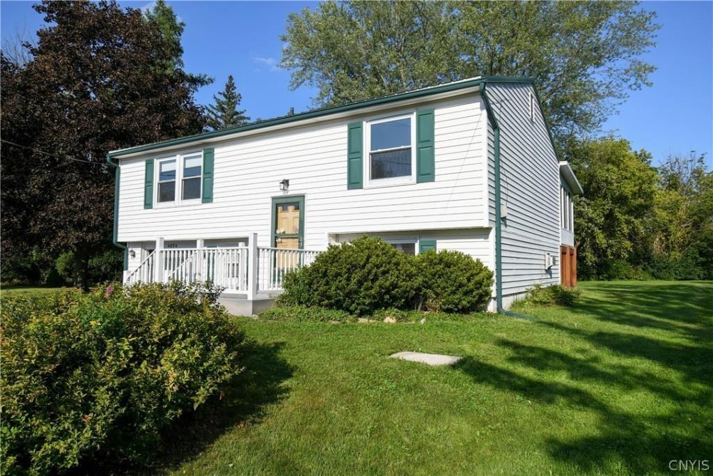 4054 Hemlock Cir - Photo 3 of 50