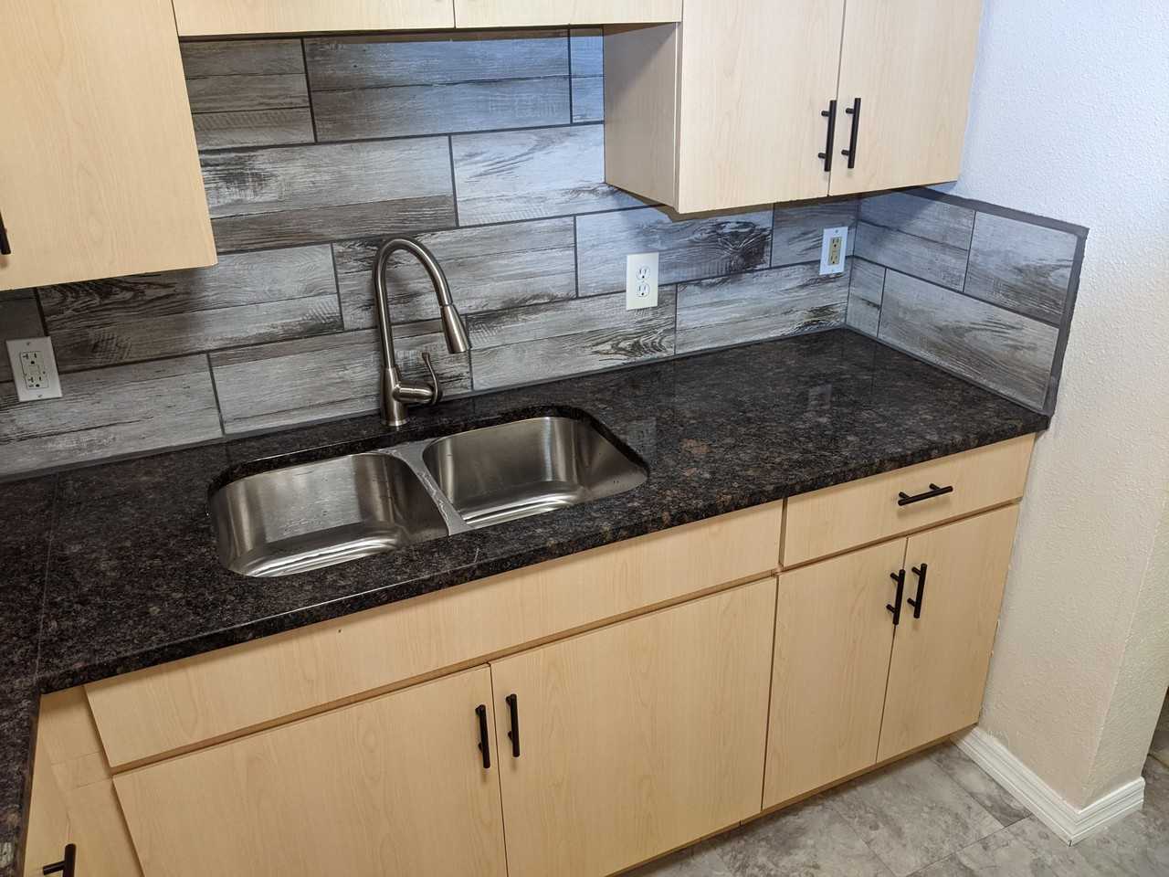 4512-B E 10th Ave - Photo 6 of 28