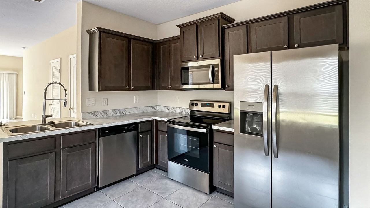 9610 Baylin Ct - Photo 3 of 9