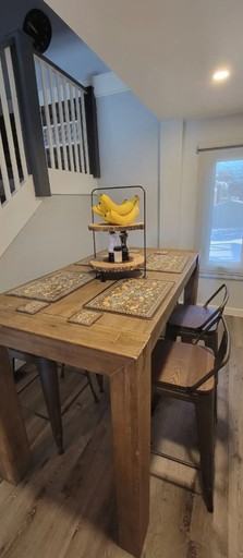 24 Eccles St N - Photo 2 of 13