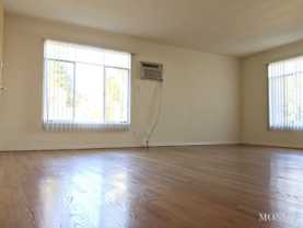 2001 N Beachwood Dr - Photo 1 of 1