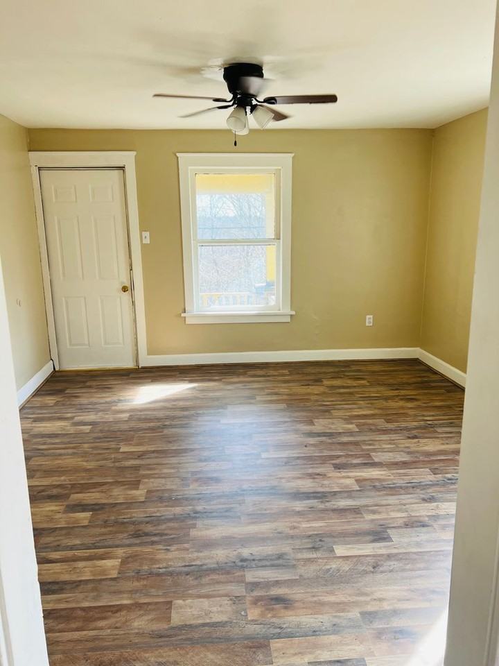 72 Bluff St - Photo 3 of 7