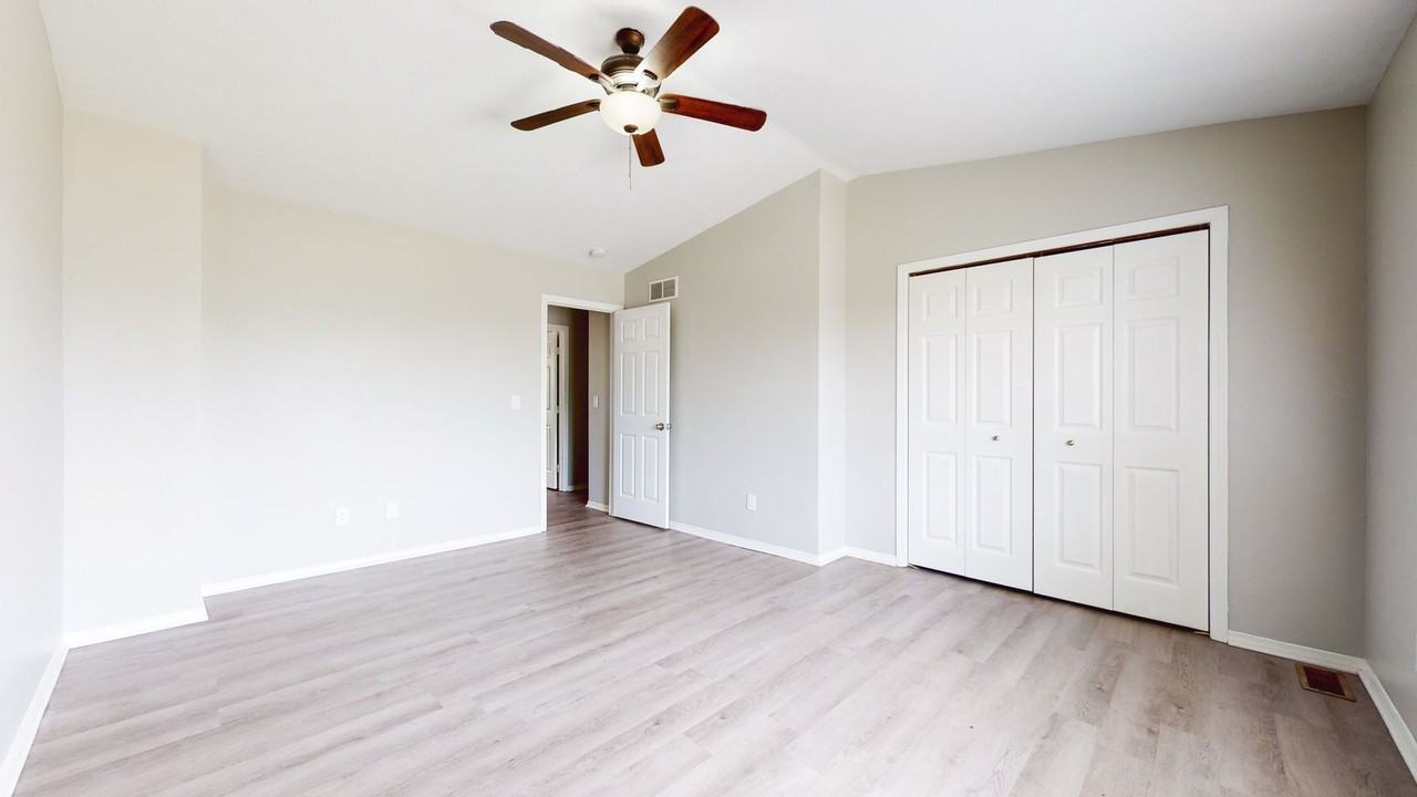705 N Golfcrest - Photo 5 of 8
