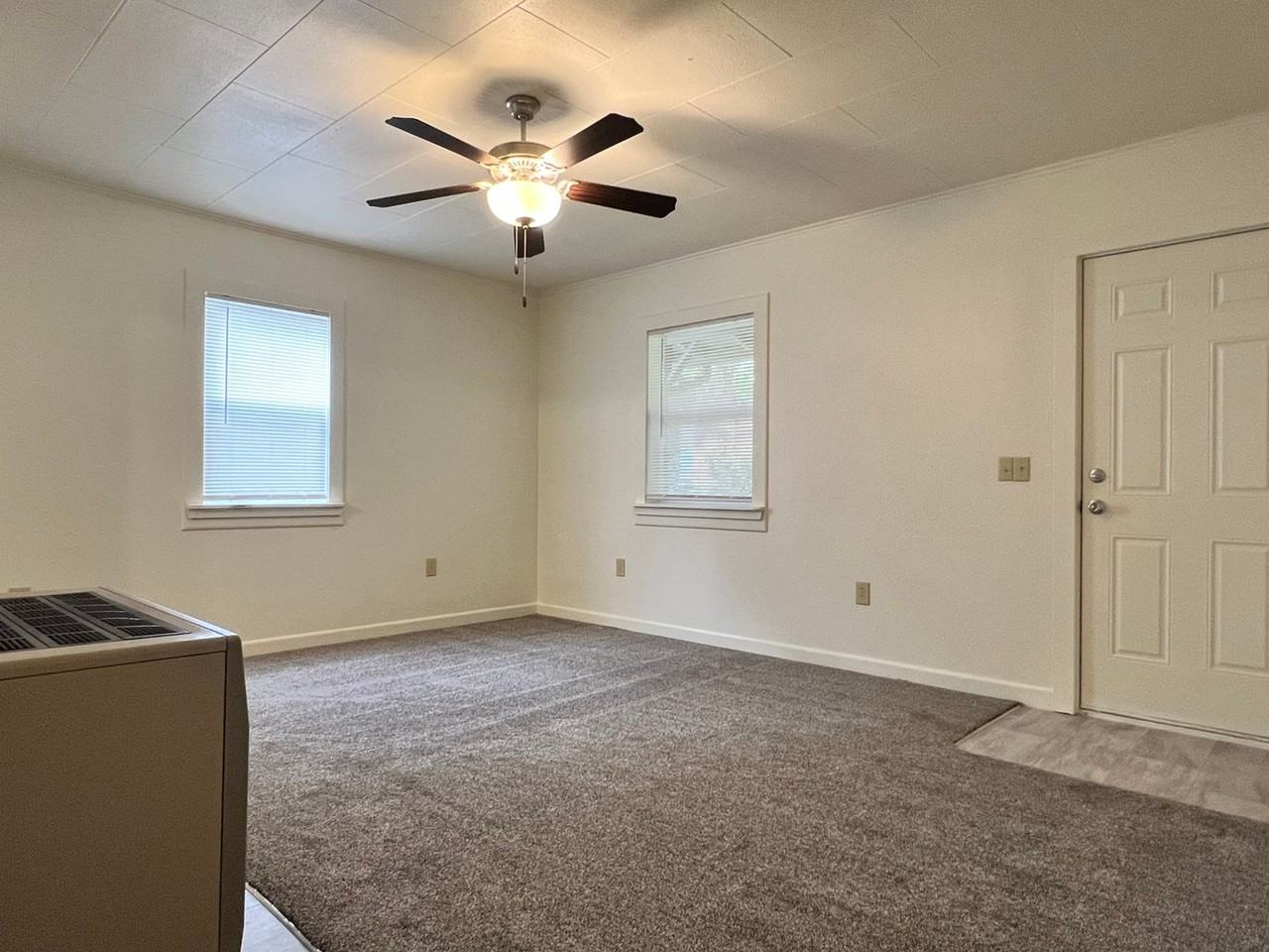 1321 Tamarack St - Photo 7 of 19