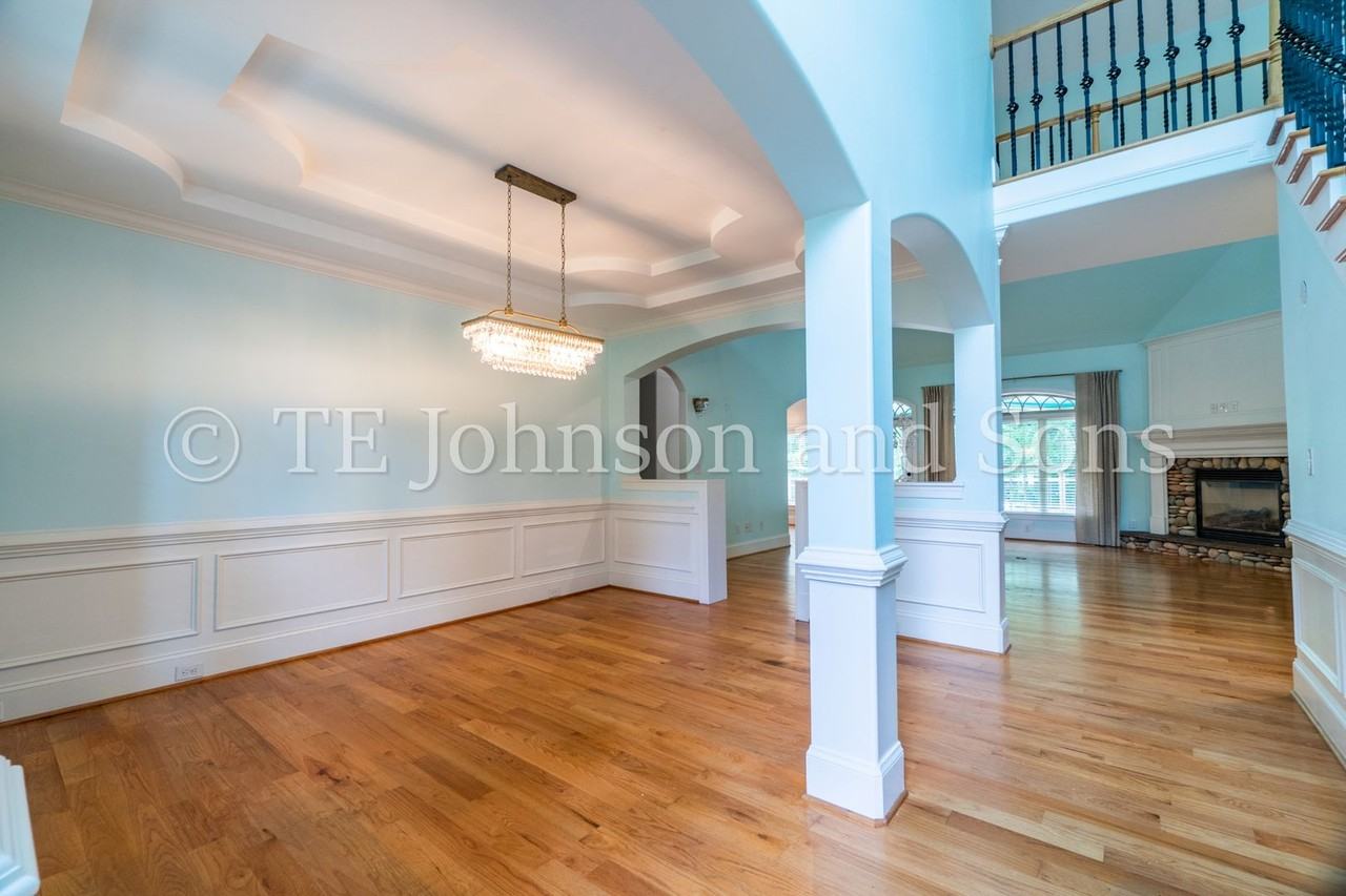 1112 Oakencroft Ct - Photo 2 of 50