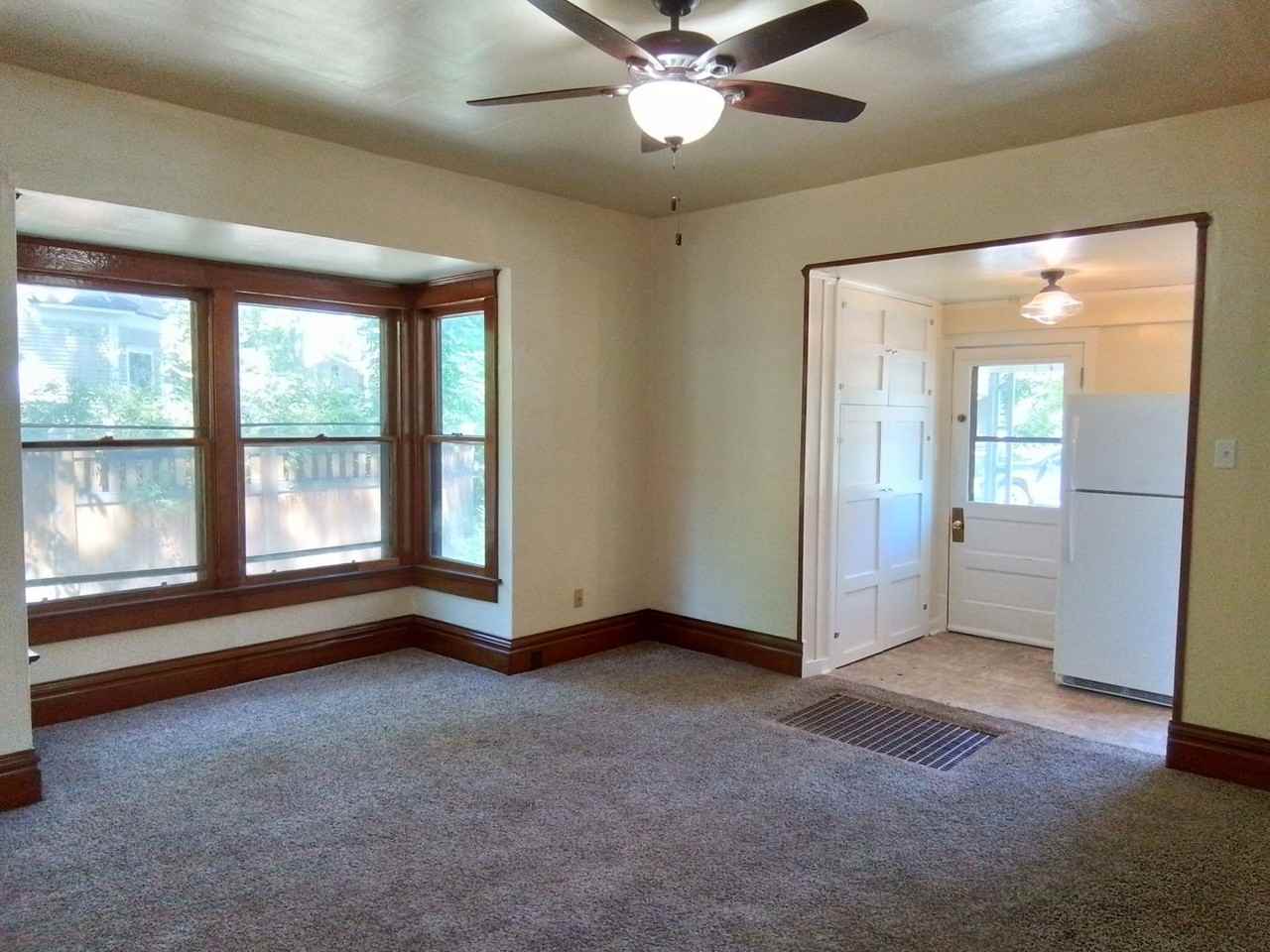 516 W. Olive - Photo 5 of 27