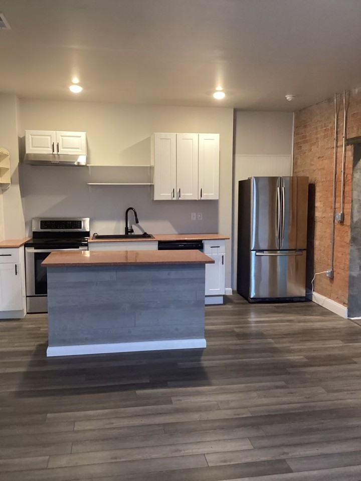 AHM - 1800 E 5th St. - Photo 2 of 18