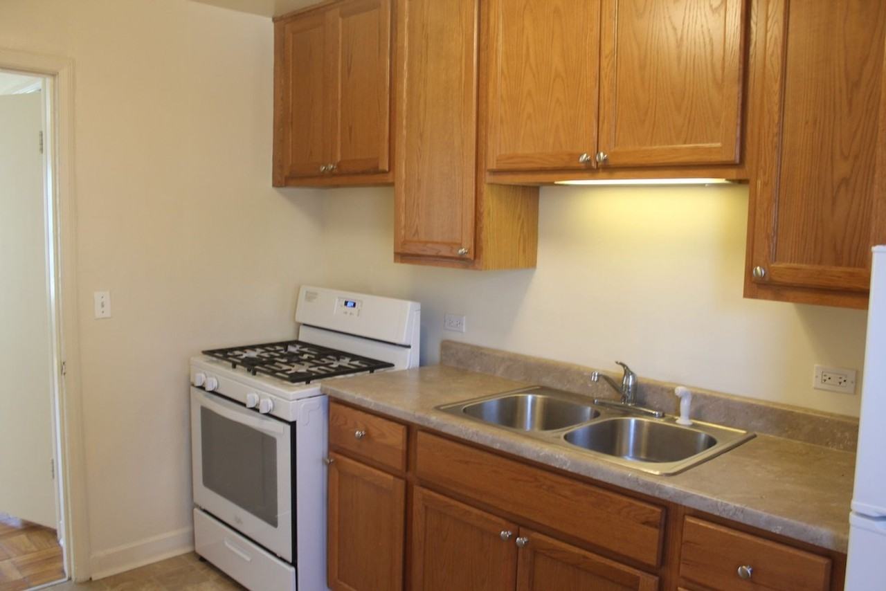 288 - *721-27 Austin Building* - Photo 3 of 16