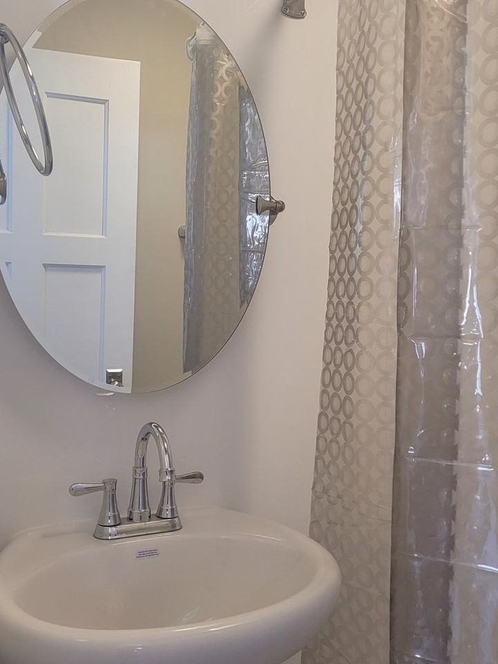 335 S 200 E - Photo 7 of 13