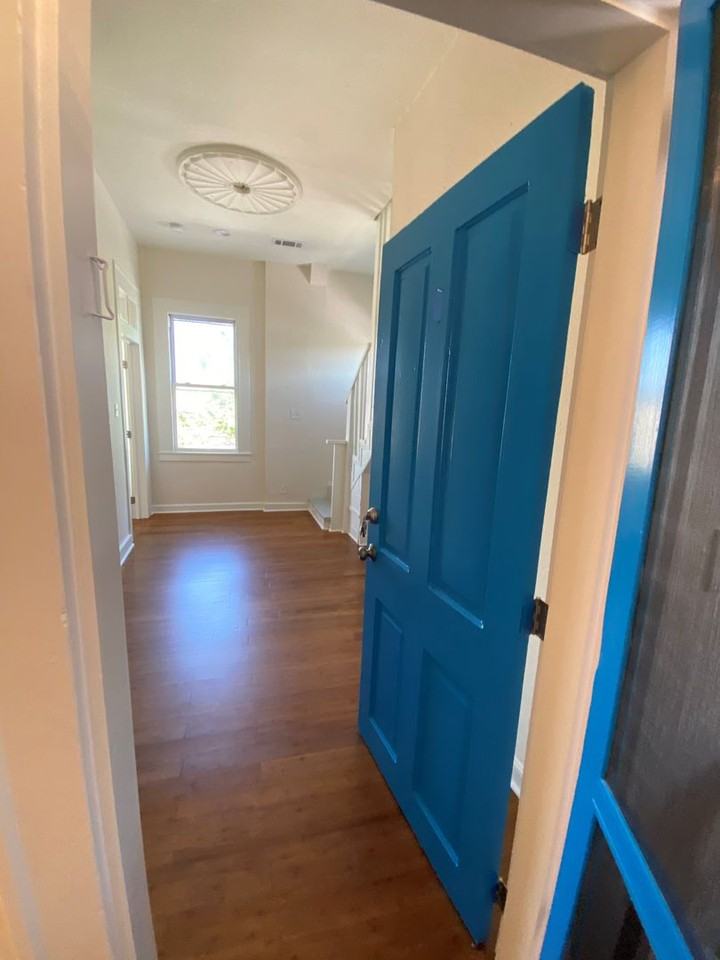 3233 Loyola Ave #01 - Photo 3 of 10