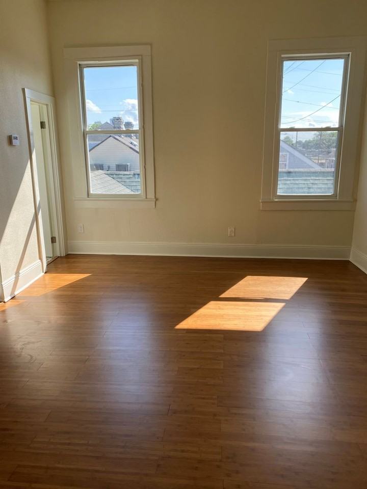 3233 Loyola Ave #01 - Photo 5 of 10