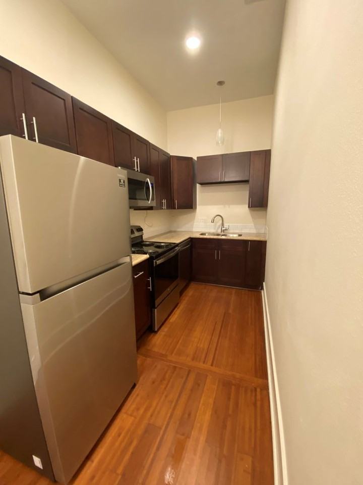 3233 Loyola Ave #01 - Photo 6 of 10