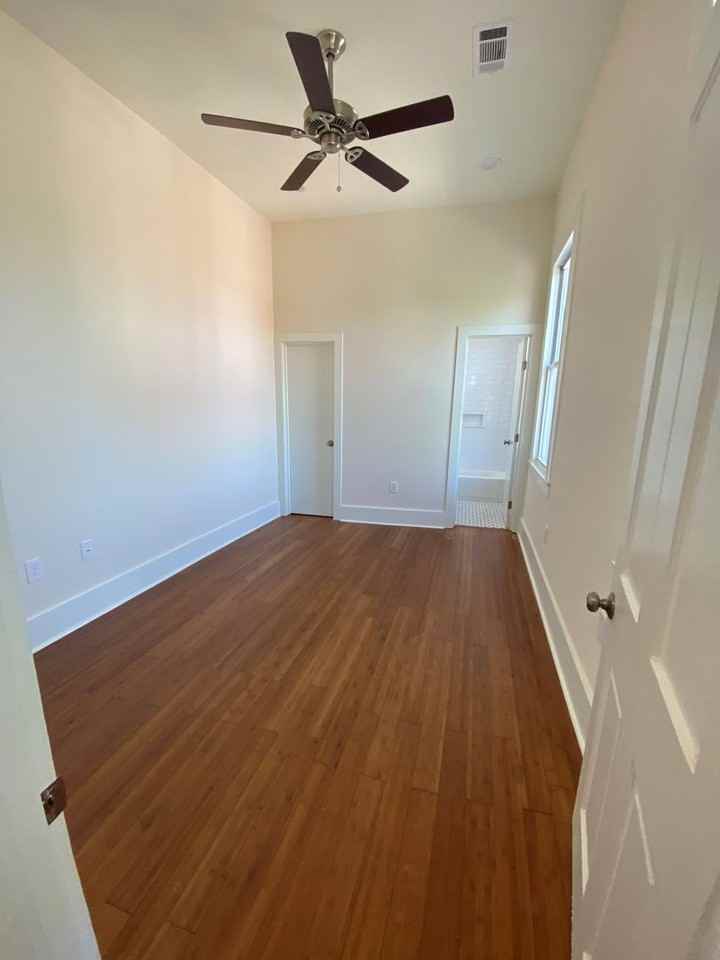 3233 Loyola Ave #01 - Photo 7 of 10