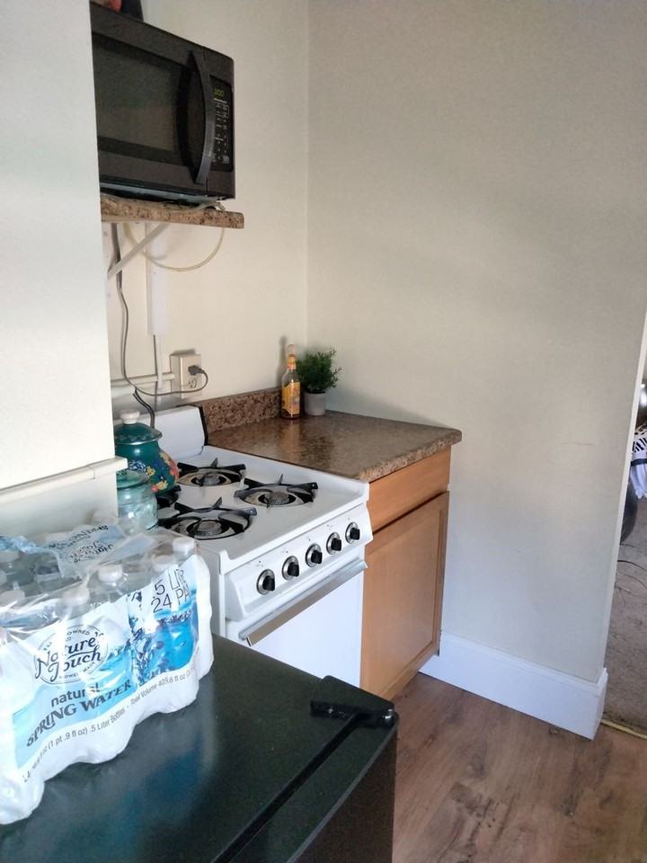 109 E School St #5 - Photo 3 of 10