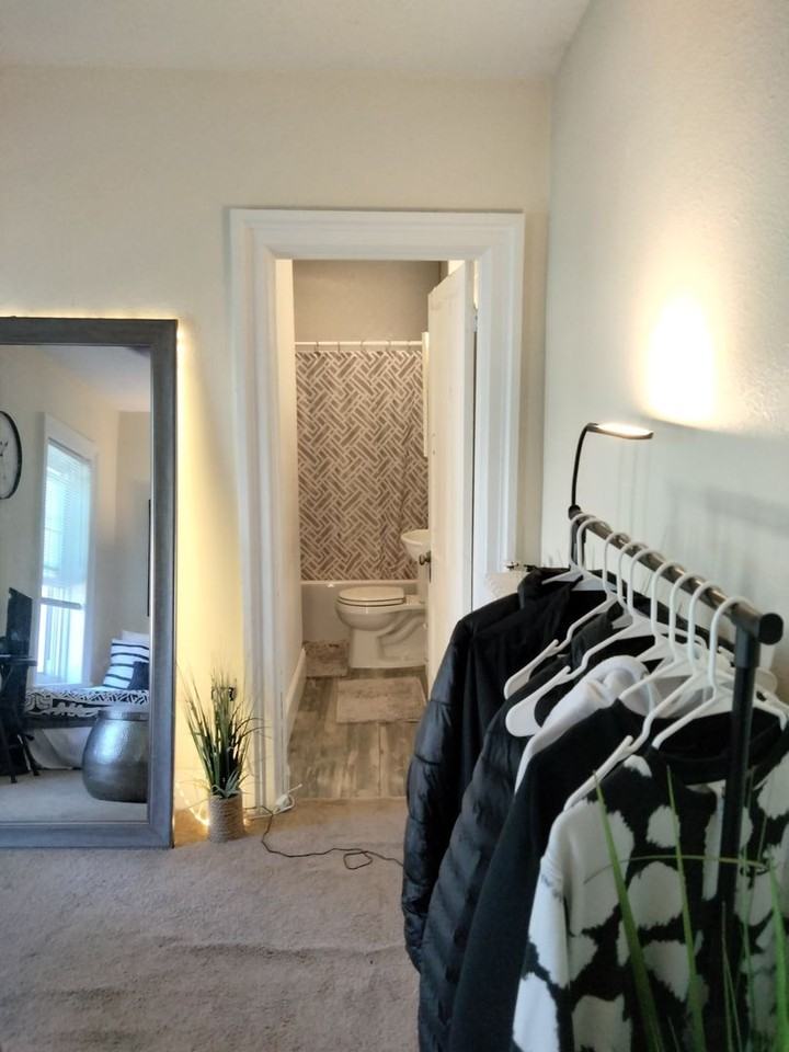 109 E School St #5 - Photo 6 of 10