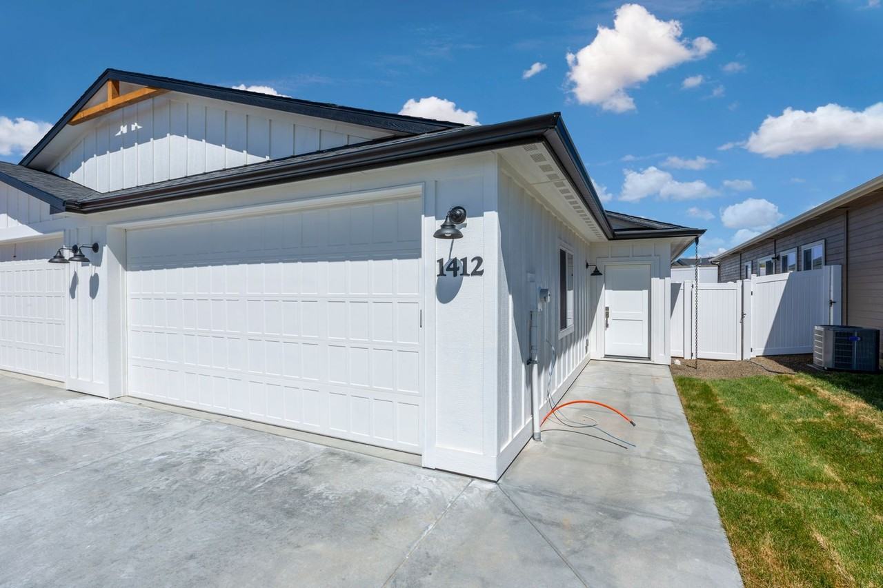 1412 W Lark Ct - Photo 2 of 34