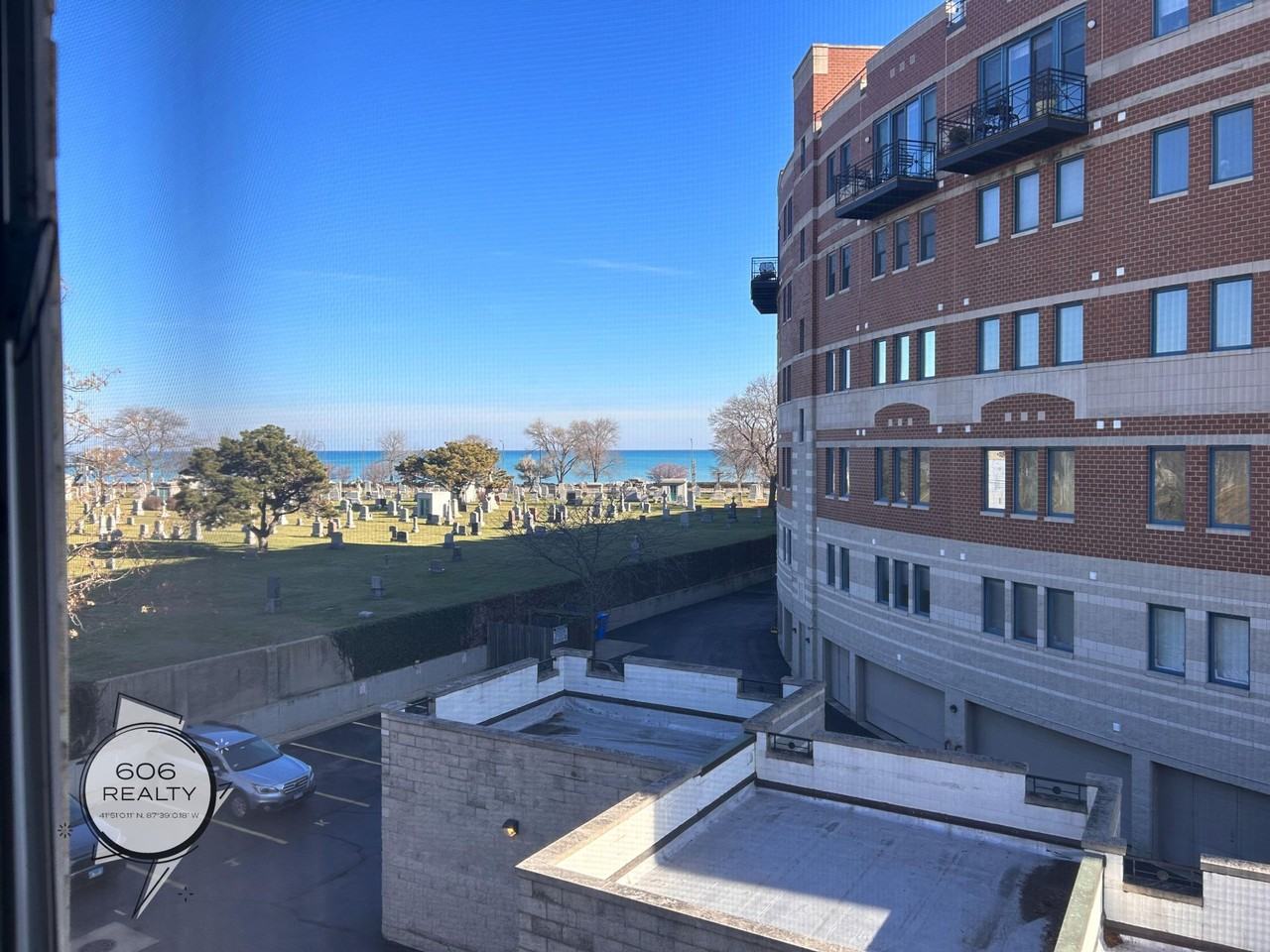 East Rogers Park Units on Juneway! - Photo 2 of 8