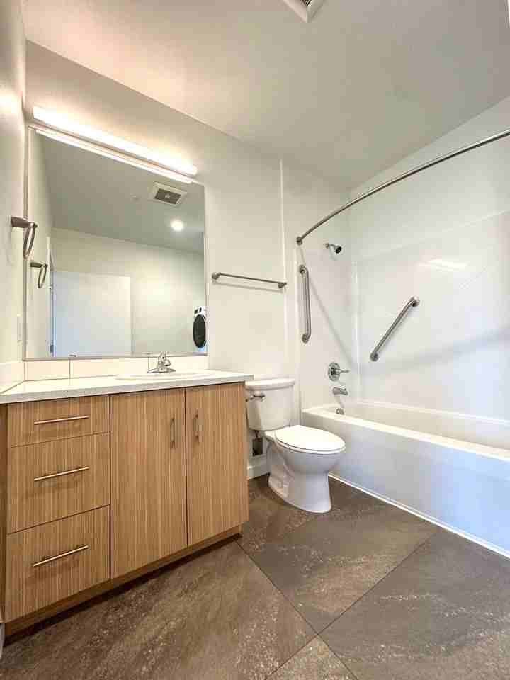 Overlook Park Apartments - Photo 5 of 19