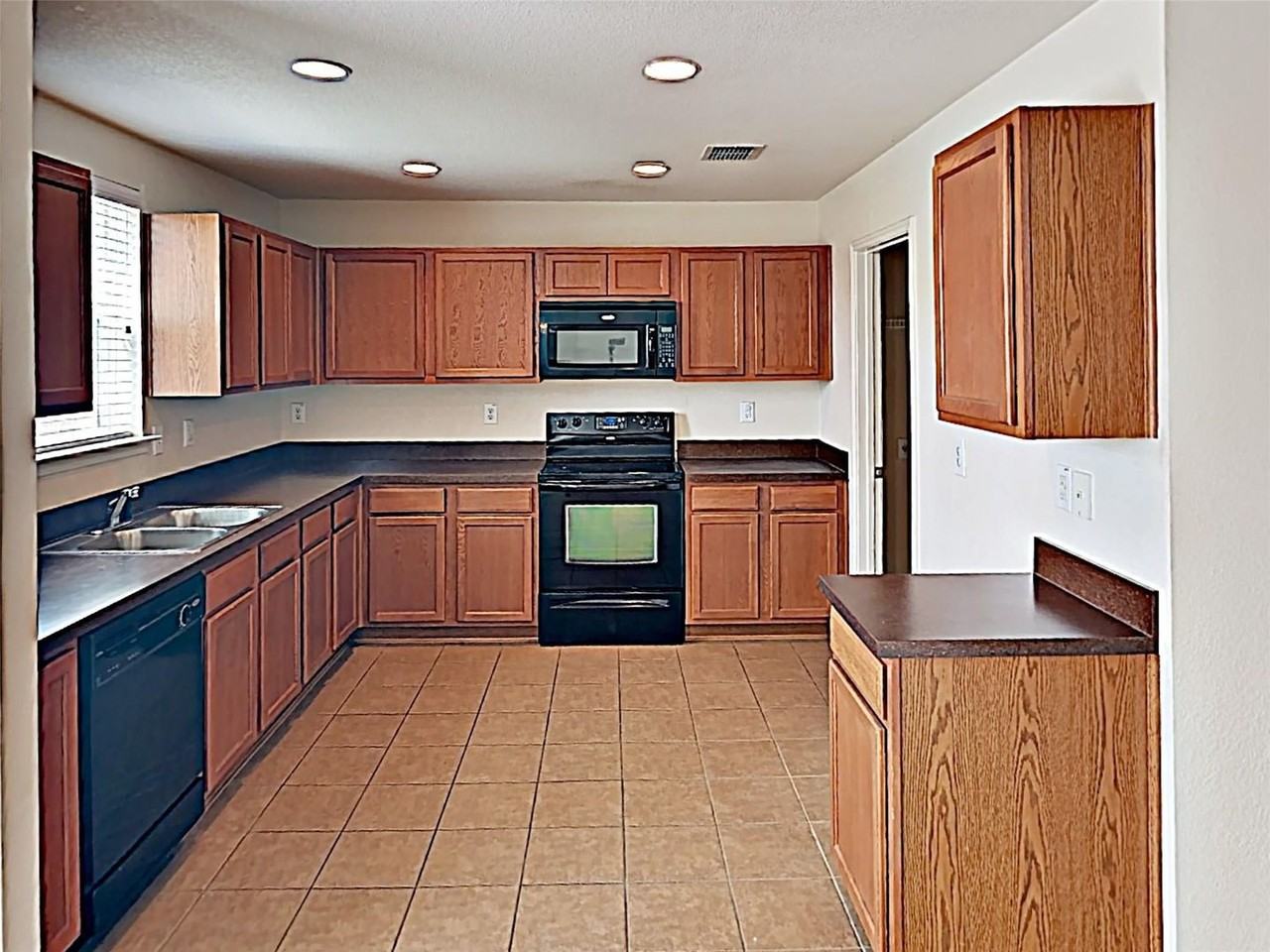 4029 Thoroughbred Trl - Photo 7 of 13