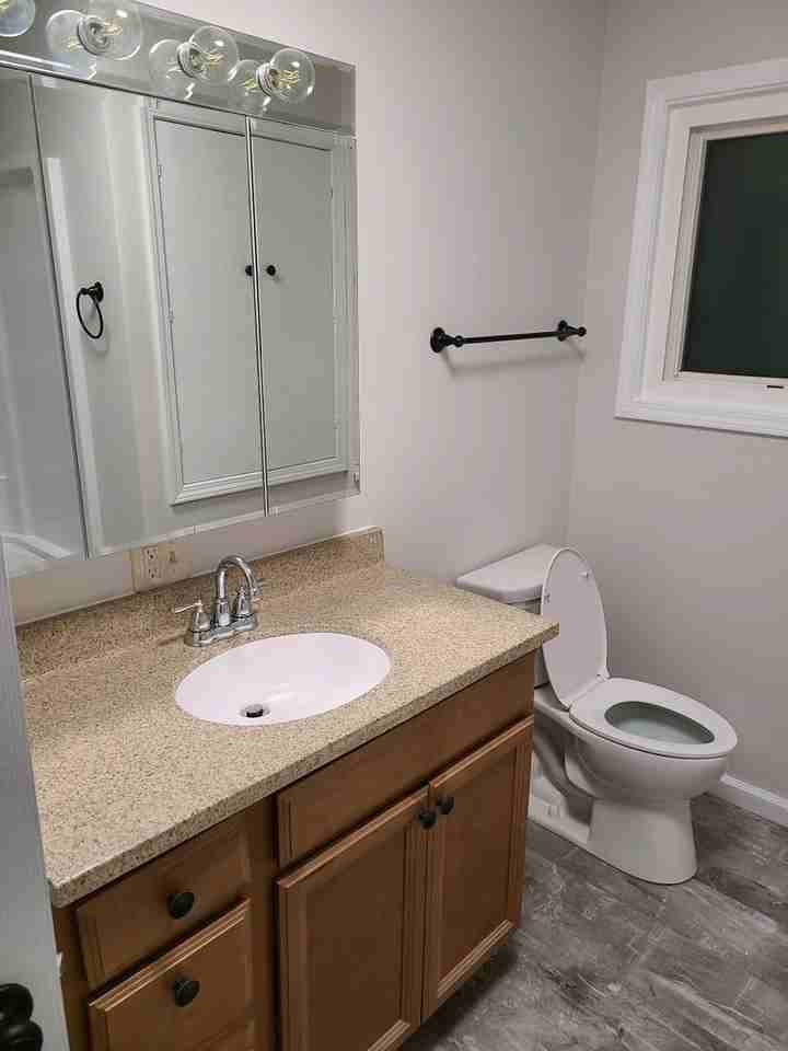 411 1/2 21st Place Ct - Photo 3 of 14