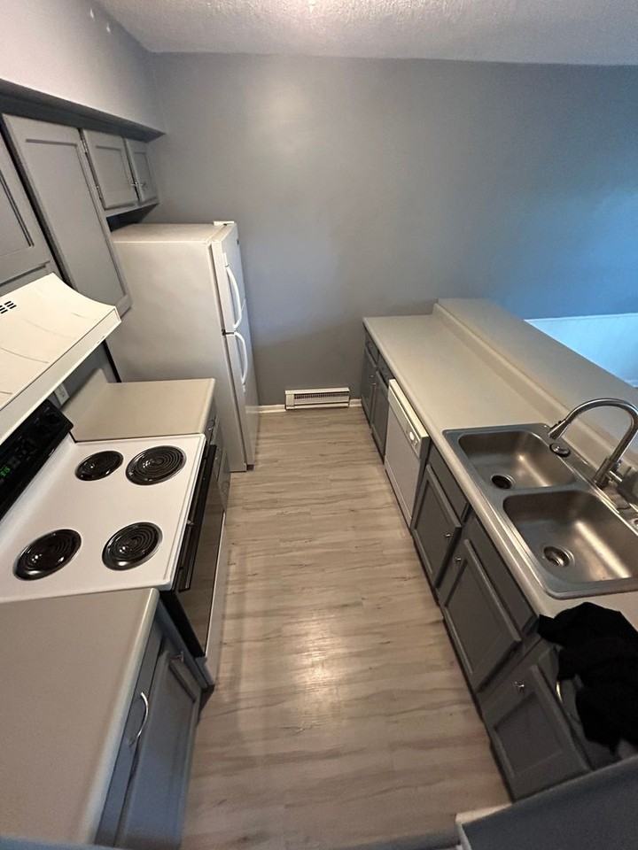 10158 Grover Drive - Photo 2 of 9